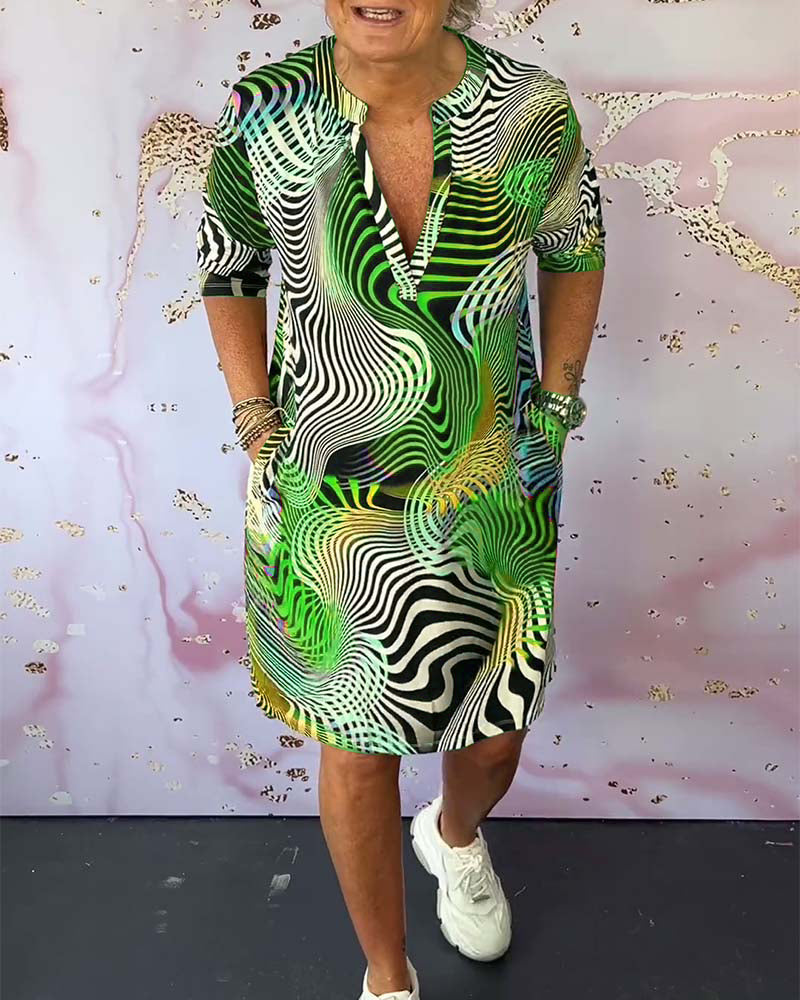 Yara™ – Elegant & Färgstark Sommarklänning med V-ringning