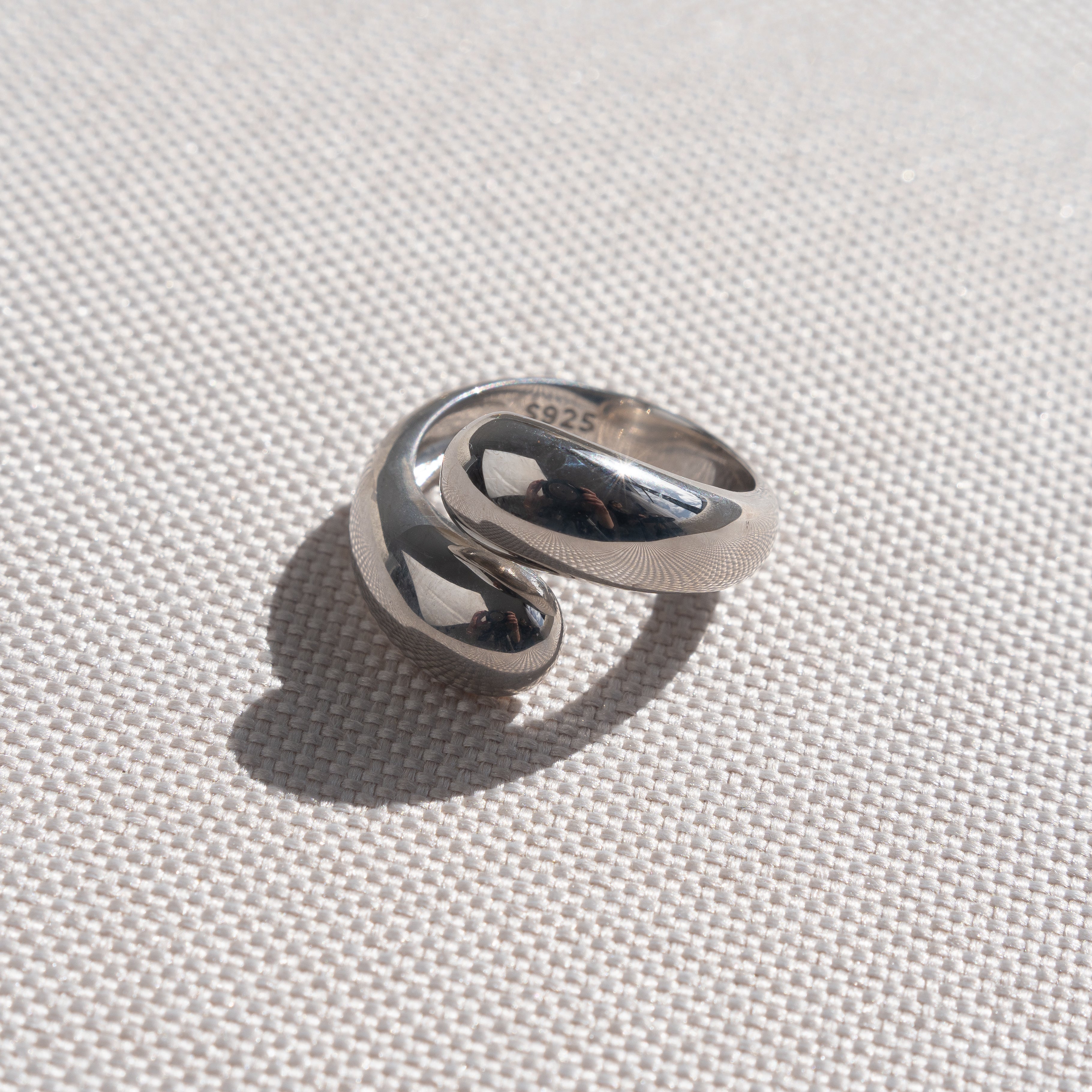 Sofia™ Chunky embrace ring