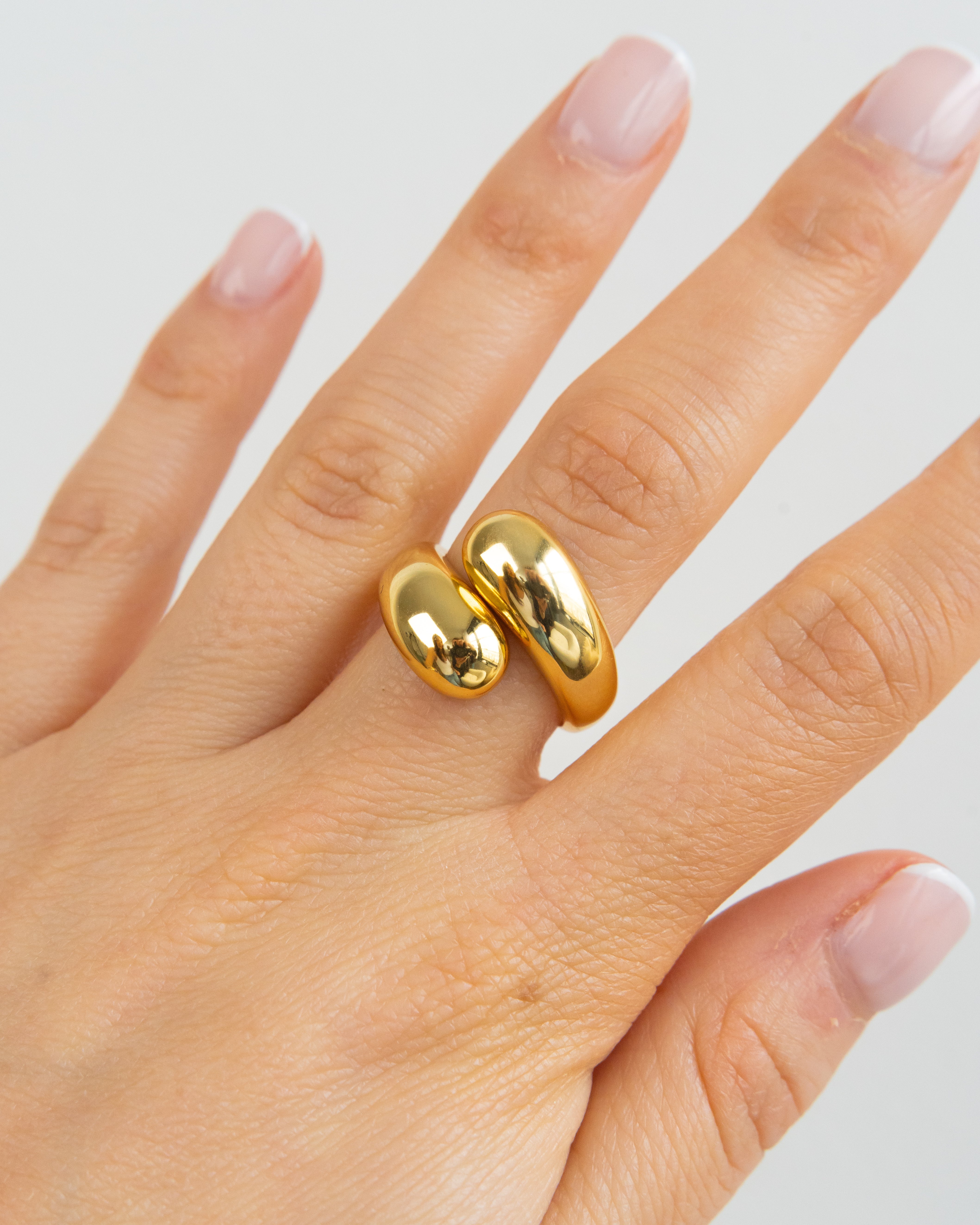 Sofia™ Chunky embrace ring