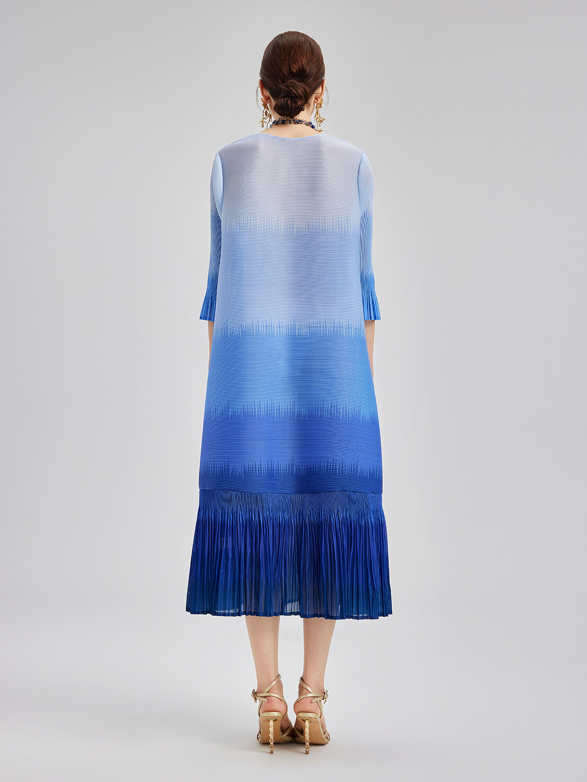 Sophie™ | Vacker klänning i ombre-design med plisseringar