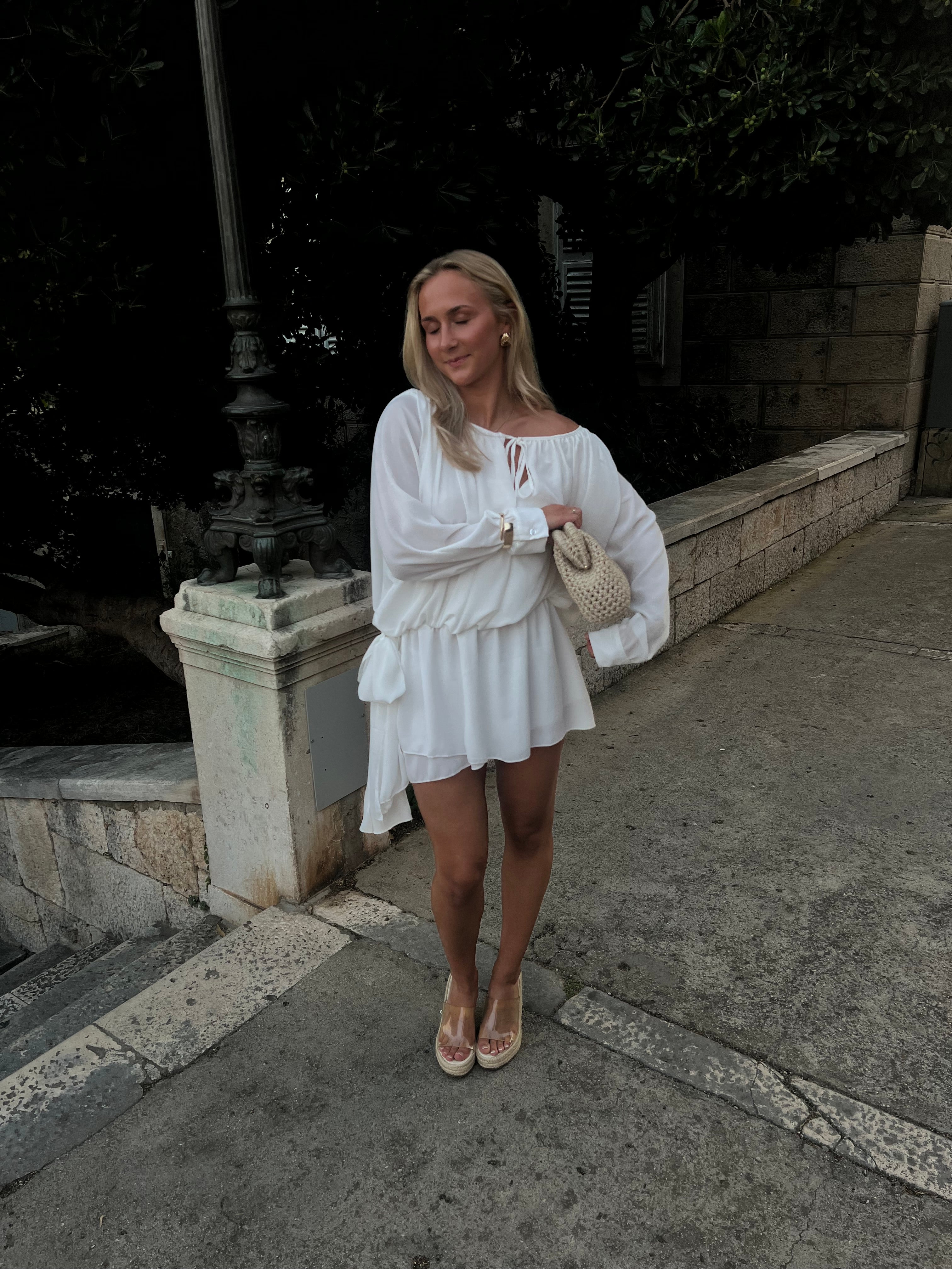 Aveline™ | Vit bardotklänning