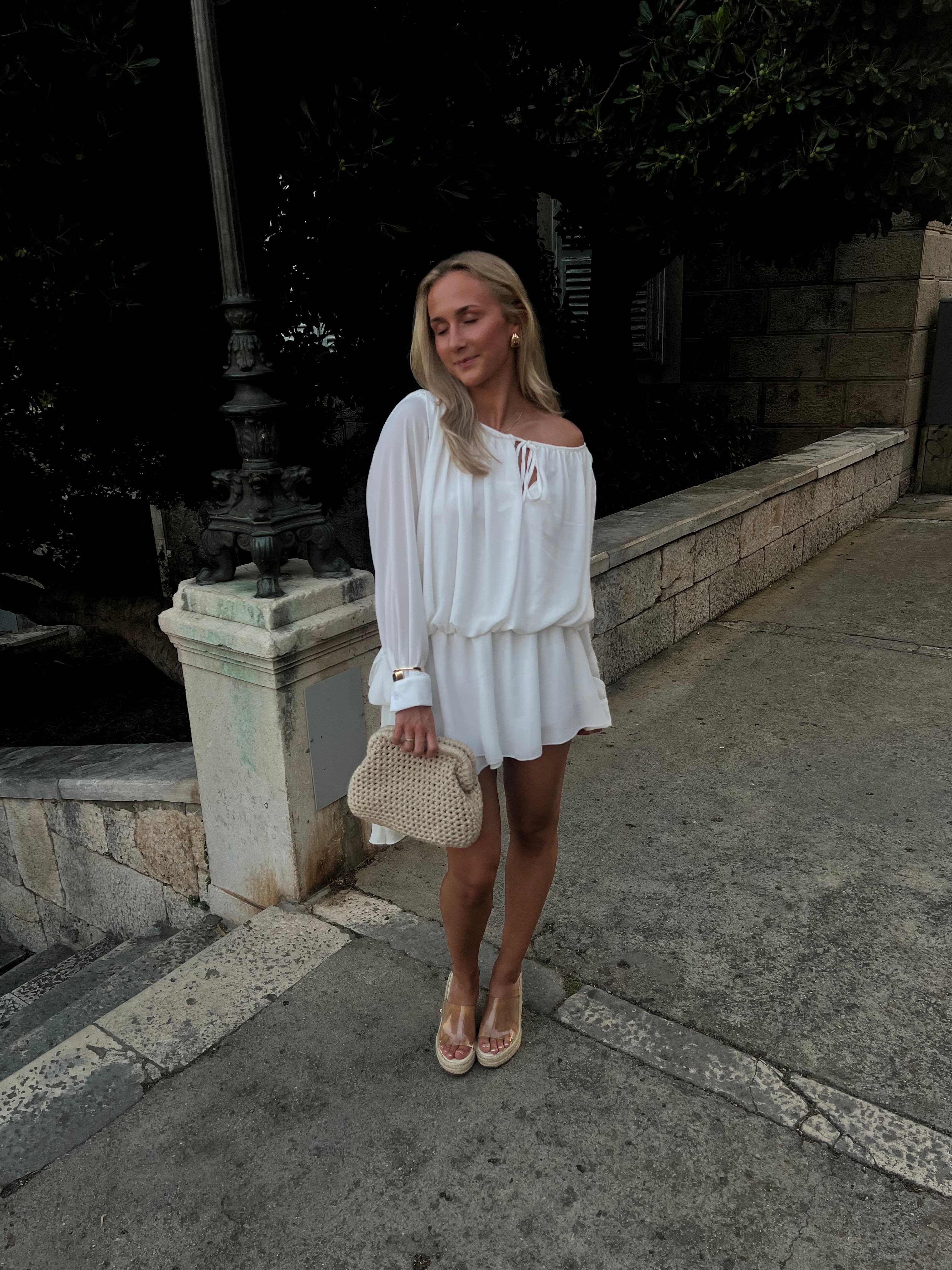 Aveline™ | Vit bardotklänning